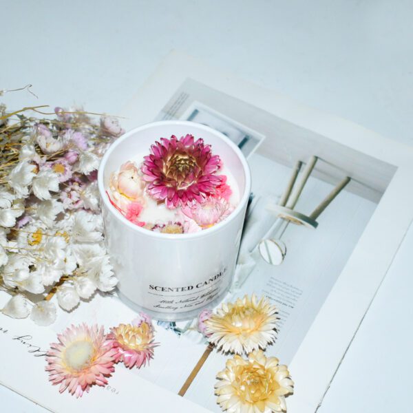Floral Soy Candle with Dried Pink Strawflowers