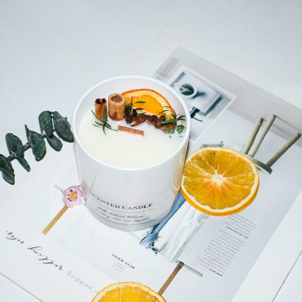Botanical Scented Candle with Dried Flowers and Natural Decor - Image 3