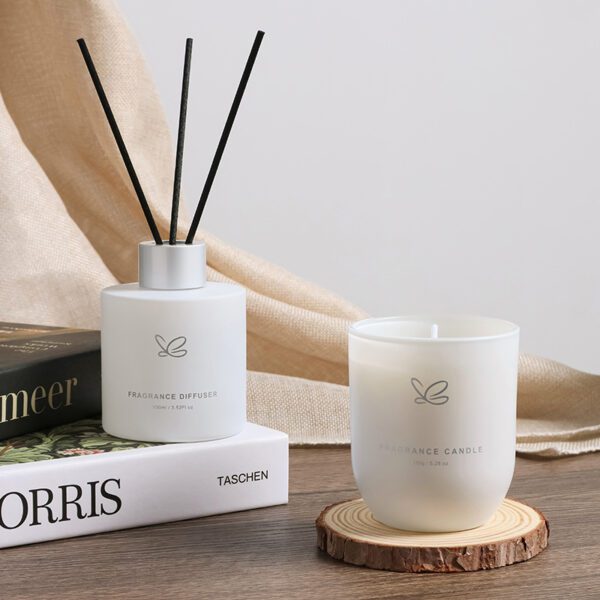 White Aroma Gift Set – Minimalist Reed Diffuser and Candle Set for Elegant Spaces - Image 4