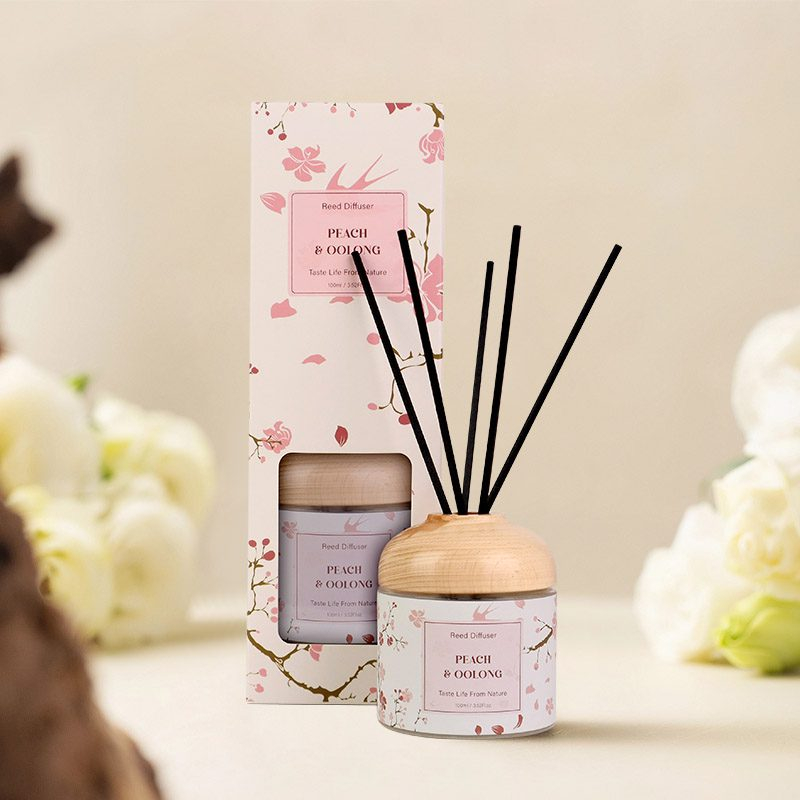 Floral Reed Diffuser Set – Botanical Scents with Wooden Cap