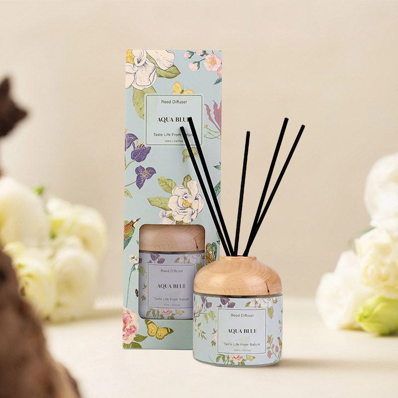 Floral Reed Diffuser Set – Botanical Scents with Wooden Cap