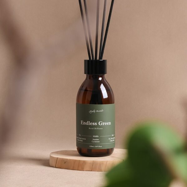 close-up of Endless Green label on amber glass diffuser