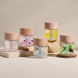 Wooden Cap Car Diffuser With Preserved Flowers