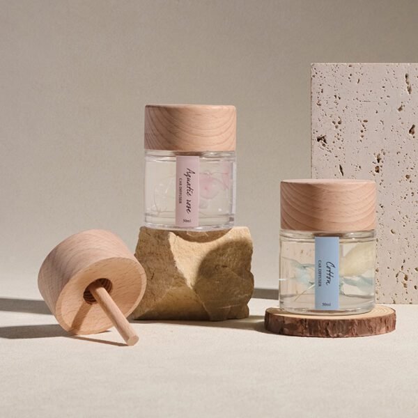 Wooden Cap Car Diffuser With Preserved Flowers - Image 2